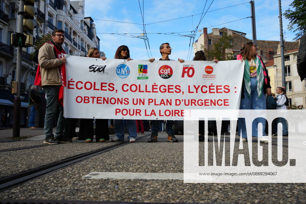 Students protest in Saint-Etienne, France SAINT-ETIENNE, FRANCE - OCTOBER 13: Thousands of people, carrying placards, march during a demonstration called by education unions and high school representatives amid the third teachers strike in two weeks in Saint-Etienne, France, on October 13, 2026. According to the prefecture, around 2,000 people took part in the march, while unions estimated the turnout at at least 4,000. A student delegation was due to meet with the prefect, while high school students called for another day of action on October 17. Stringer Anadolu Saint-Etienne France. Editorial use only. Please get in touch for any other usage.