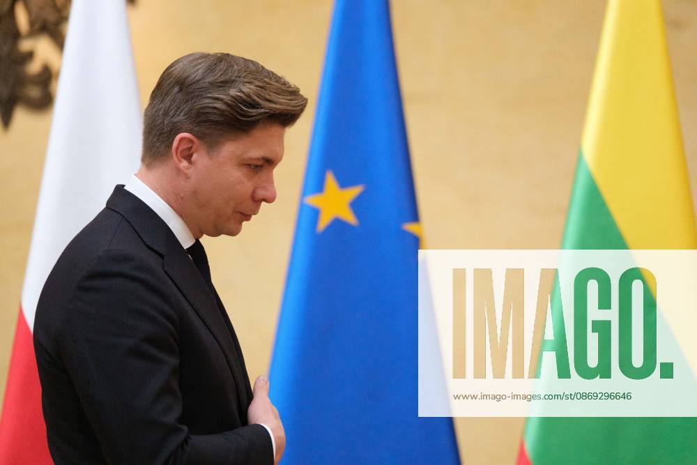MINDAUGAS SINKEVICIUS, Prime Minister of Lithuania, leaving a press briefing during a meeting with his Polish counterpart at the Chancellery of the Prime Minister of Poland in Warsaw. Warsaw Poland - ZUMAk204 20261013_zip_k204_034