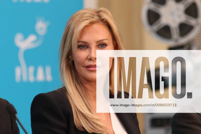 Pie de Foto: En Almeria, rueda de prensa del homenaje a Alison Doody, actriz de Indiana Jones en el 30 aniversario de la pelicula. Acto de entrega de la estrella en el Paseo de la Fama. Noticia Asociada: 21 noviembre 2018 21 11 2018 Alison Doody star ceremony on the Almeria Walk of Fame Star RafaelxGonzalez 21 noviembre 2018