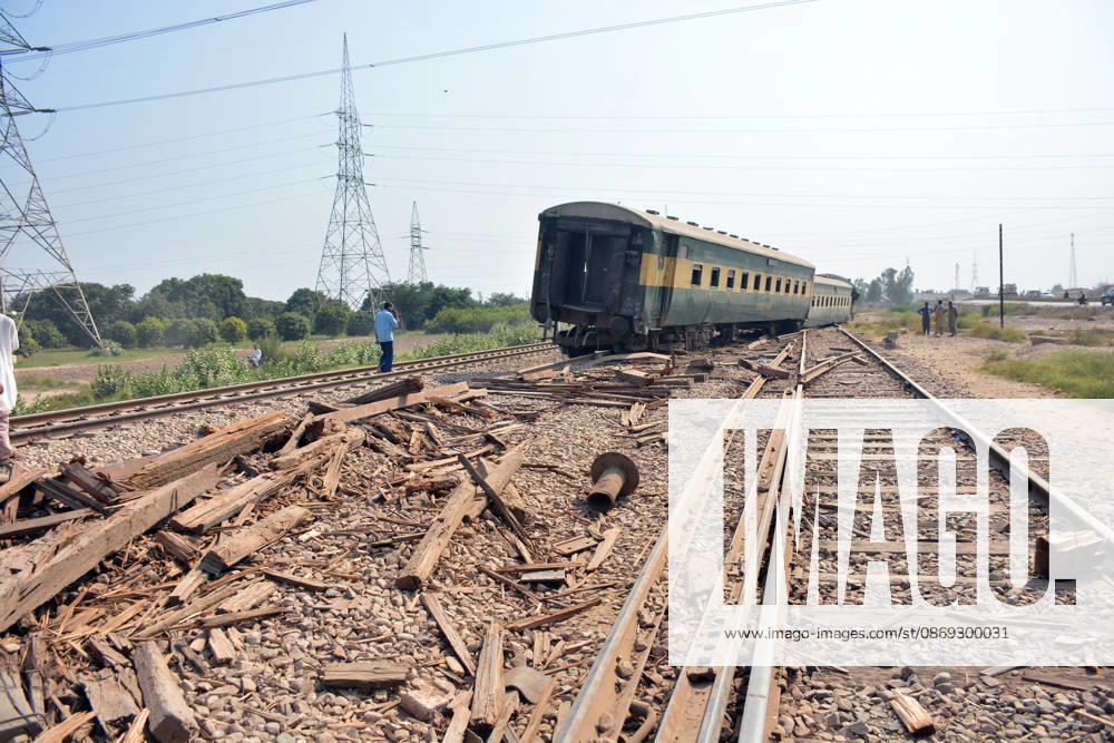 7 killed, 40 injured as passenger train derails in Pakistan MULTAN, PAKISTAN - OCTOBER 13: Rescue workers search for victims following the derailment of the Rehman Baba Express passenger train on the outskirts of Multan, Pakistan, on October 13, 2026. At least seven people were killed and 40 others injured when a passenger train derailed in Pakistan s eastern Punjab province early Tuesday, local media reported. Muhammad Reza Anadolu Multan Pakistan. Editorial use only. Please get in touch for any other usage.