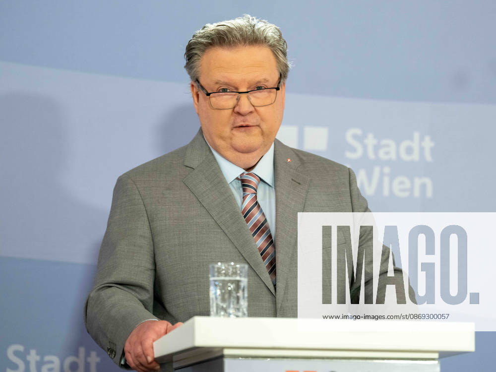 Press Conference by the Mayor—Vienna Mayor and State Governor Michael Ludwig (SPÖ)—on October 13, 2026, during a press conference on ME CFS and post-acute infection syndromes: research and care, held at City Hall in Vienna, Vienna, Austria