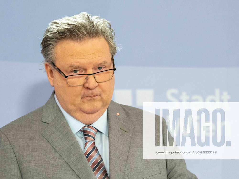 Press Conference by the Mayor of Vienna and Governor Michael Ludwig (SPÖ) on October 13, 2026, regarding ME CFS and post-acute infection syndromes—research and care—at City Hall in Vienna, Vienna, Austria