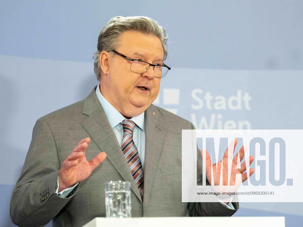 Press Conference by the Mayor of Vienna and Governor Michael Ludwig (SPÖ) on October 13, 2026, regarding ME CFS and post-acute infection syndromes—research and care—at City Hall in Vienna, Vienna, Austria