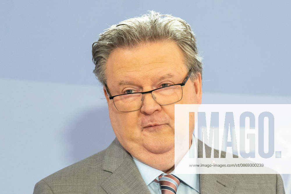 Press Conference by the Mayor—Vienna Mayor and State Governor Michael Ludwig (SPÖ)—on October 13, 2026, during a press conference on ME CFS and post-acute infection syndromes: research and care, held at City Hall in Vienna, Vienna, Austria