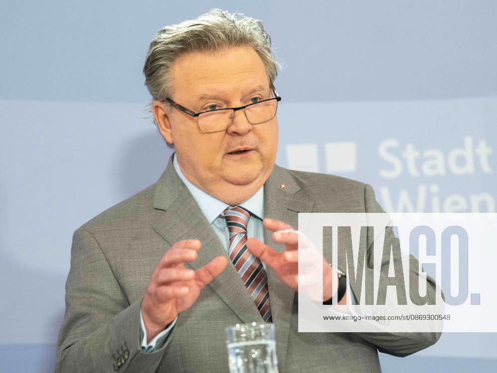 Press Conference by the Mayor—Vienna Mayor and State Governor Michael Ludwig (SPÖ)—on October 13, 2026, during a press conference on ME CFS and post-acute infection syndromes: research and care, held at City Hall in Vienna, Vienna, Austria