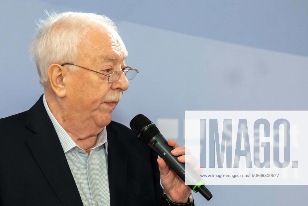 Press conference with Mayor and President Michael Häupl of the Vienna Science, Research, and Technology Fund on October 13, 2026, regarding research and care for ME CFS and post-acute infection syndromes, held at City Hall in Vienna, Vienna, Austria