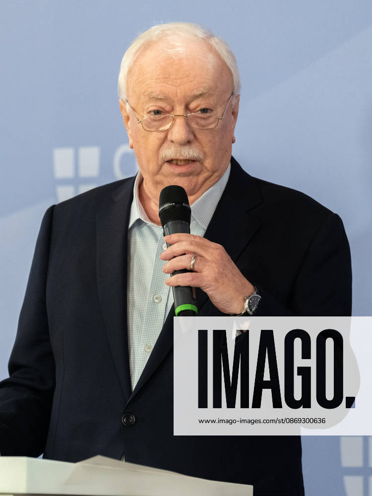 Press conference with Mayor and President Michael Häupl of the Vienna Science, Research, and Technology Fund on October 13, 2026, regarding ME CFS and post-acute infection syndromes—research and care—held at City Hall in Vienna, Vienna, Austria
