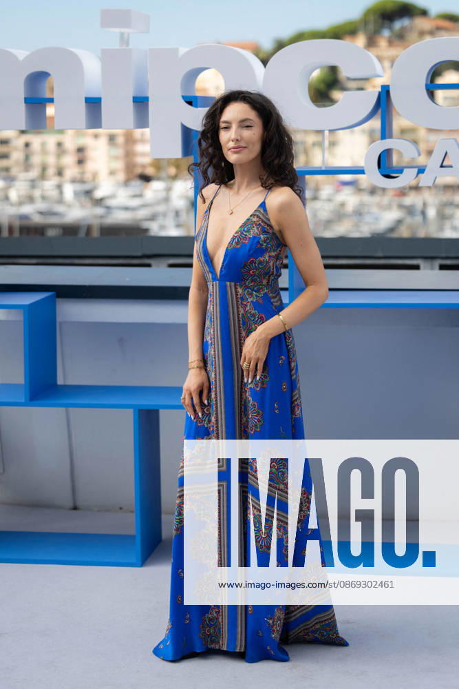 Charlotte Coles At Cannes Mipcom 2026 Photocall - Cannes Charlotte Coles attends the photocall of PAPER EMPIRE at Cannes Mipcom 2026 in Cannes, France on October 13, 2026. Photo by Shootpix ABACAPRESS.COM Cannes France