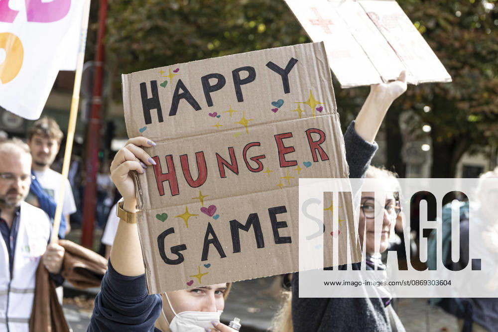 High School Students Protest Education Budget Cuts In Lille - France Protesters seen holding placards as they march through the streets during the demonstration. Thousands of high school students and protesters are marching through the streets to protest against budget cuts affecting high schools and the entire national education system in Lille on 13 October 2026. Photo by Sebastien Courdji ABACAPRESS Lille Hauts-de-France France