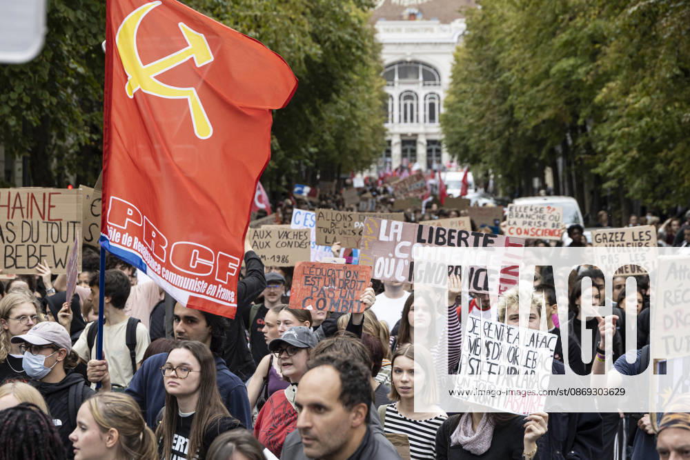 High School Students Protest Education Budget Cuts In Lille - France Protesters seen holding placards as they march through the streets during the demonstration. Thousands of high school students and protesters are marching through the streets to protest against budget cuts affecting high schools and the entire national education system in Lille on 13 October 2026. Photo by Sebastien Courdji ABACAPRESS Lille Hauts-de-France France