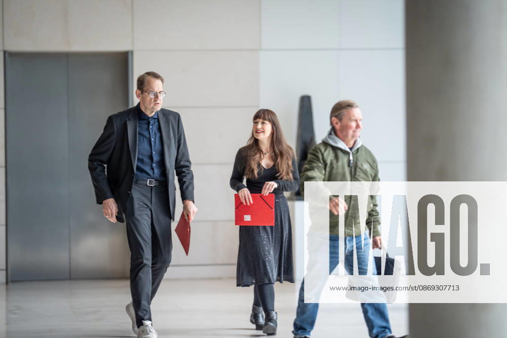 Heidi Reichinnek, chair of the Die Linke parliamentary caucus in the German Bundestag, with her co-chair Sören Pellmann; press statement by the Die Linke parliamentary caucus, German Bundestag, Berlin, Berlin, Germany, Bundestag