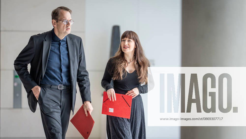 Heidi Reichinnek, chair of the Die Linke parliamentary caucus in the German Bundestag, with her co-chair Sören Pellmann; press statement by the Die Linke parliamentary caucus, German Bundestag, Berlin, Berlin, Germany, Bundestag