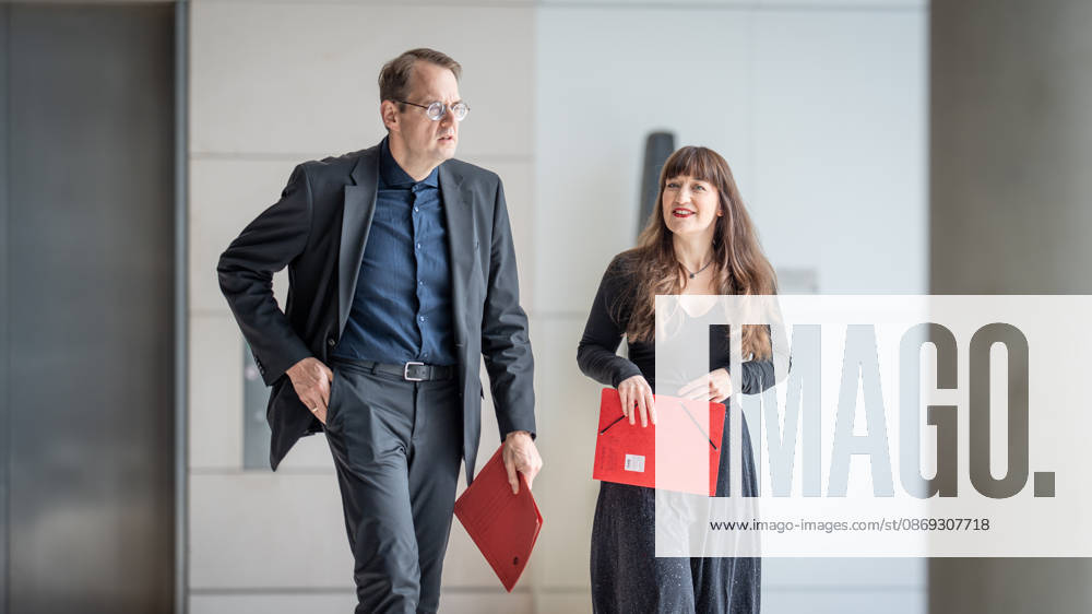 Heidi Reichinnek, chair of the Die Linke parliamentary caucus in the German Bundestag, with her co-chair Sören Pellmann; press statement by the Die Linke parliamentary caucus, German Bundestag, Berlin, Berlin, Germany, Bundestag