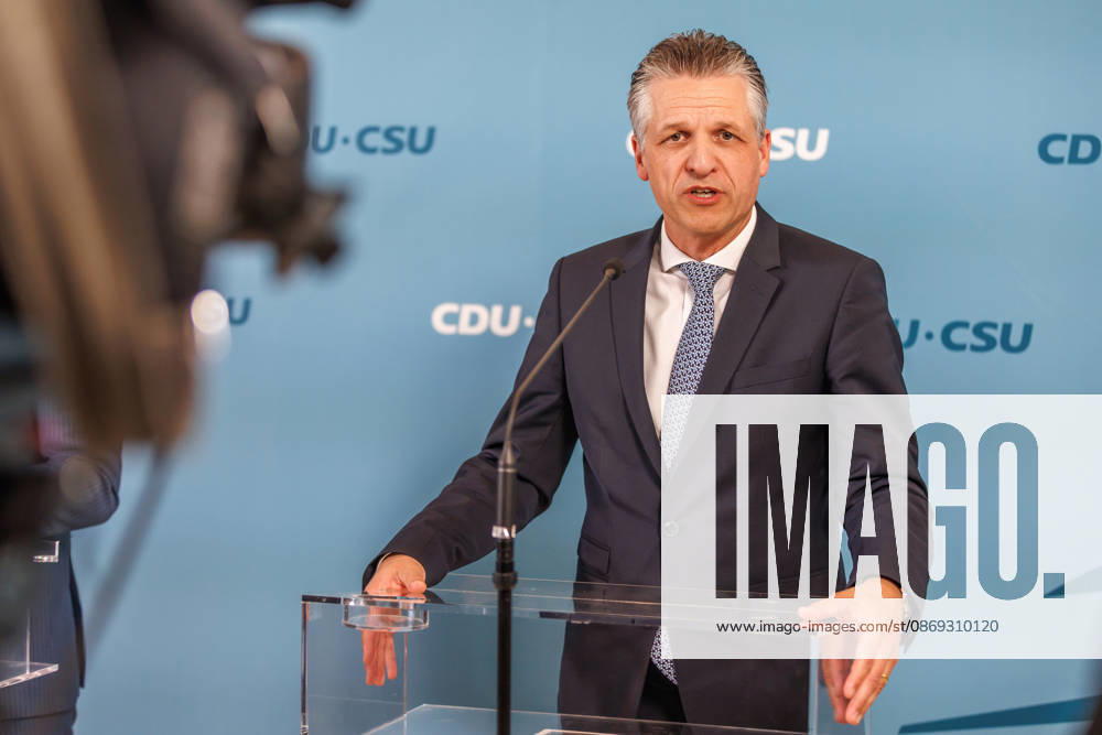 Statement before the CDU CSU parliamentary group meeting by Alexander Hoffmann, Deputy Chair of the CDU CSU parliamentary group in the Bundestag, and Thorsten Frei (CDU), Chair of the parliamentary group, speak during a statement before the parliamentary group meetings on October 13, 2026, in Berlin, Berlin, Berlin, Germany, Reichstag