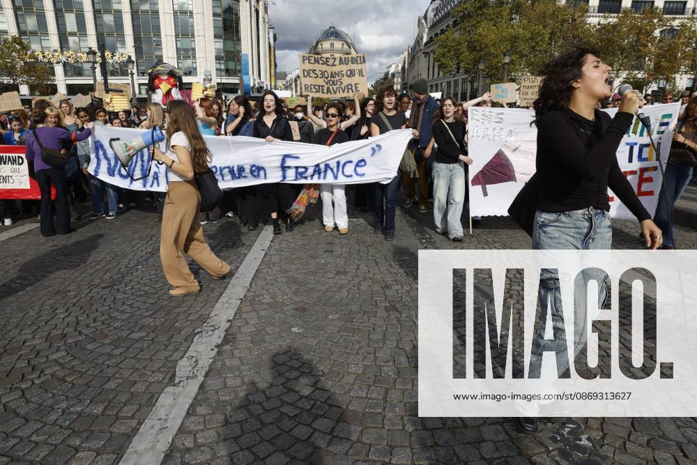 HIGH SCHOOL STUDENTS PROTEST PHOTOPQR LE PARISIEN Olivier CORSAN Paris, October 13, 2026 Paris, France, October 13, 2026 High school and college students, supported by many French citizens, are demonstrating in what is known as Act 5 or Act V to demand additional funding for the National Education System. Photo: LP Olivier Corsan Students are demonstrating across the country to protest against school funding and study conditions on October 13, 2026 Local Caption Paris, France