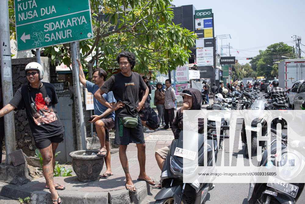 Motorcyclists line up at a filling station to get petrol in Denpasar as fuel delivery disruptions trigger widespread shortages across the Indonesian resort island of Bali. Denpasar Indonesia - ZUMAp229 20261013_zip_p229_013