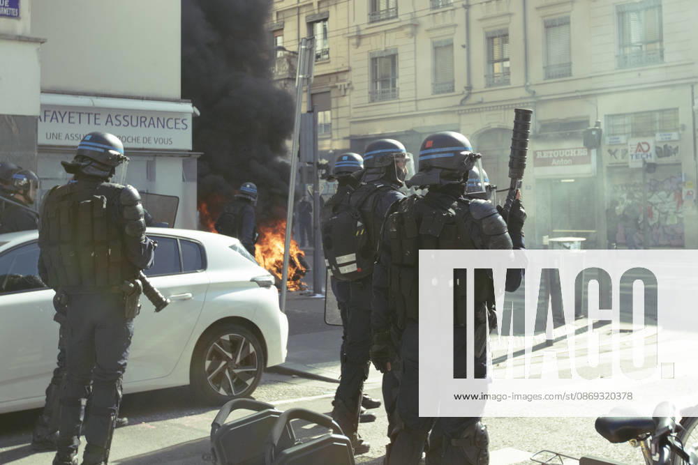 Student protest continues in Lyon LYON, FRANCE - OCTOBER 13: Police take security measures as students march during a demonstration over education funding in Lyon, France on October 13, 2026. Thousands of students and educational staff marched across the city as part of a nationwide day of strikes and school blockades demanding increased resources and structural reforms in national education. Laurent Vlad Anadolu Lyon France. Editorial use only. Please get in touch for any other usage.