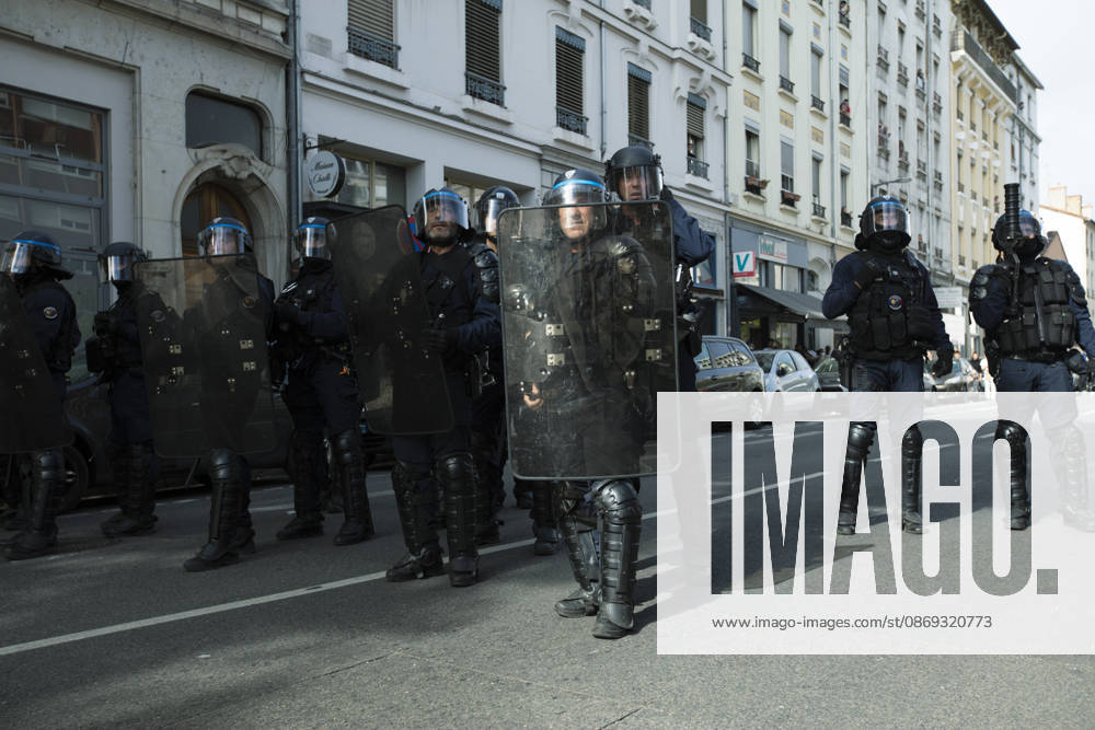 Student protest continues in Lyon LYON, FRANCE - OCTOBER 13: Police take security measures as students march during a demonstration over education funding in Lyon, France on October 13, 2026. Thousands of students and educational staff marched across the city as part of a nationwide day of strikes and school blockades demanding increased resources and structural reforms in national education. Laurent Vlad Anadolu Lyon France. Editorial use only. Please get in touch for any other usage.