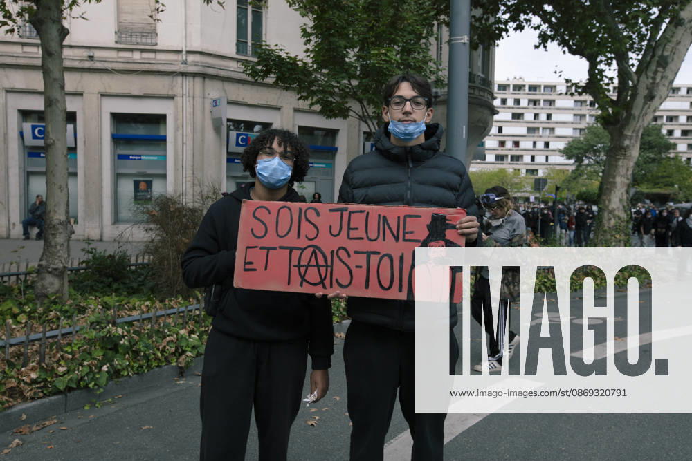 Student protest continues in Lyon LYON, FRANCE - OCTOBER 13: Students march during a demonstration over education funding in Lyon, France on October 13, 2026. Thousands of students and educational staff marched across the city as part of a nationwide day of strikes and school blockades demanding increased resources and structural reforms in national education. Laurent Vlad Anadolu Lyon France. Editorial use only. Please get in touch for any other usage.