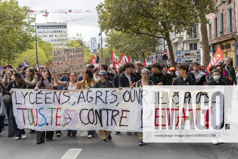 HIGH SCHOOL STUDENTS PROTEST IN RENNES PHOTOPQR OUEST FRANCE Mathieu Pattier Rennes October 13, 2026 High school students protest in Rennes on Tuesday, October 13, 2026, Act V of the high school protest movement. Approximately 8,000 people marched peacefully; at the end of the demonstration, law enforcement used water cannons and tear gas to disperse the crowd, and several arrests were made. PHOTO: MATHIEU PATTIER, OUEST FRANCE France Fires have broken out at several schools in France as students protest by blockading educational institutions nationwide over school funding and learning conditions. Rennes, France