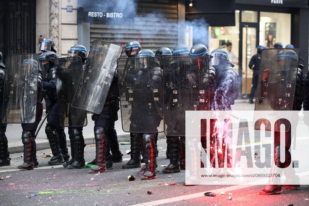 Students Protest in Paris - France - Tear gas and water cannon launched by police during a demonstration of high-school students near the Cathedral of Saint-Louis-des-Invalides in Paris, on October 13, 2026, as part of a nationwide high school mobilisation. France sees nationwide demonstrations on October 13 in support of students protesting poor classroom conditions for weeks, as authorities and participants remain wary of further violence. Photo by Raphael Lafargue ABACAPRESS.COM Paris France