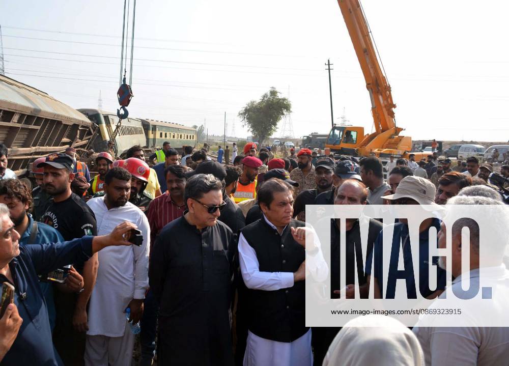 Federal Minister for Railways Muhammad Hanif Abbasi Inspects Damaged Track and Reviews Relief Operations Near Sher Shah Railway Station in Multan Pakistan - ZUMAas3_ 20261013_zaf_as3_033