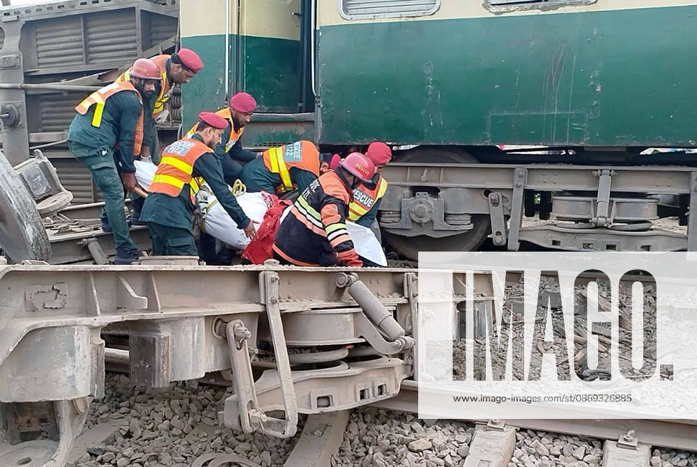 Rescue operation work underway after the Rehman Baba Express train accident travelling from Karachi to Peshawar derailed and got off from railway track, near Sher Shah Railway Station in Multan on Tuesday, October 13, 2026. At least four people were killed and more than 40 were injured when the Peshawar-bound Rehman Baba Express derailed near Sher Shah Railway Station in Multan. According to a list of casualties issued by Pakistan Railways, a total of 41 people were injured, out of whom three were discharged from a hospital, while 38 were referred to Multan’s Nishtar Hospital. The injured included at least 13 minors. (Abdul Sattar PPI Images).