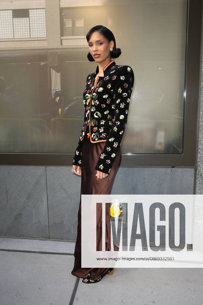 NARA SMITH at ABC Studios in New York City New York USA - ZUMAh16_ 20261013_zaf_h16_088