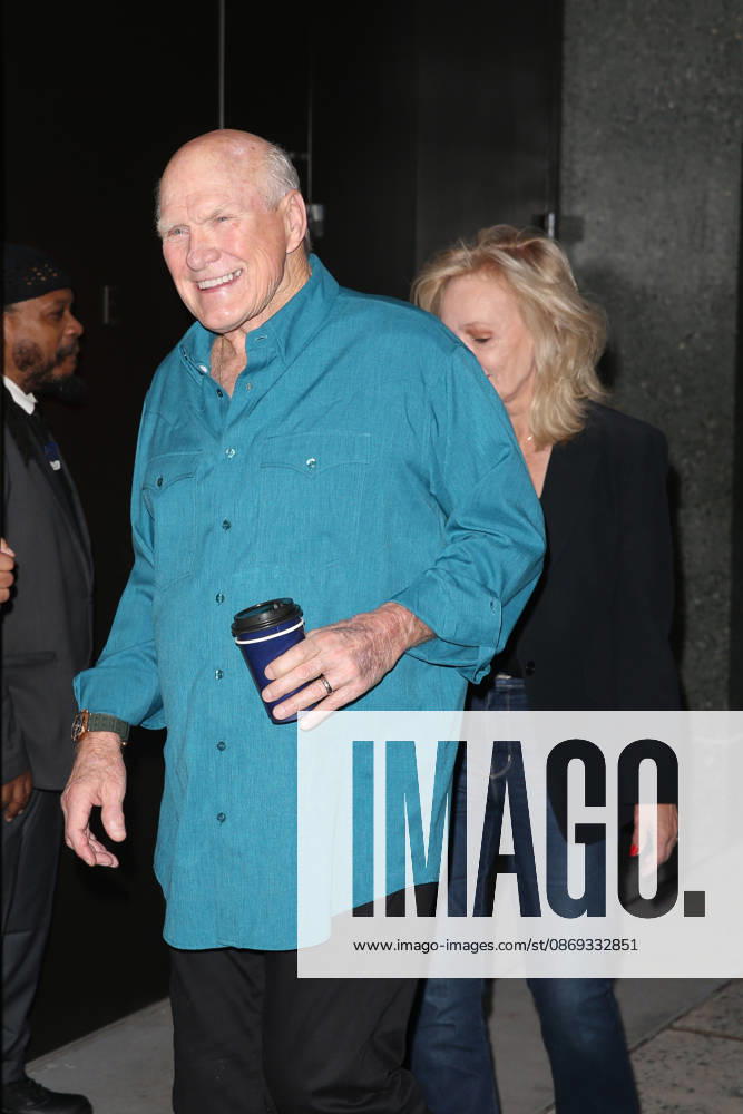TERRY BRADSHAW at ABC Studios in New York City New York USA - ZUMAh16_ 20261013_zaf_h16_127