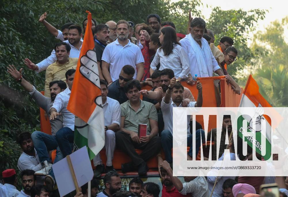 NEW DELHI, INDIA, OCTOBER 12, 2026: Congress leaders Rahul Gandhi and Priyanka Gandhi Vadra take part in a protest march from Barakhamba Road towards the Supreme Court in New Delhi, demanding the resignation of Chief Election Commissioner Gyanesh Kumar over alleged irregularities in the Special Intensive Revision (SIR) of electoral rolls. The Election Commission denies wrongdoing. New Delhi India - ZUMAq101 20261012_zna_q101_208