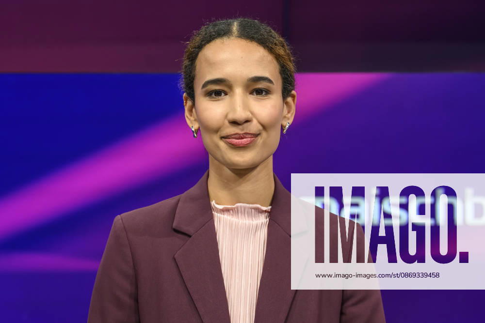 Pictured, from left: Alisha Mendgen, Focus, GER, Berlin, studio, guest on Maischberger, political talk show, TV, program, with host Sandra Maischberger, Das Erste, from Studio 20 in Adlershof, October 13, 2026,