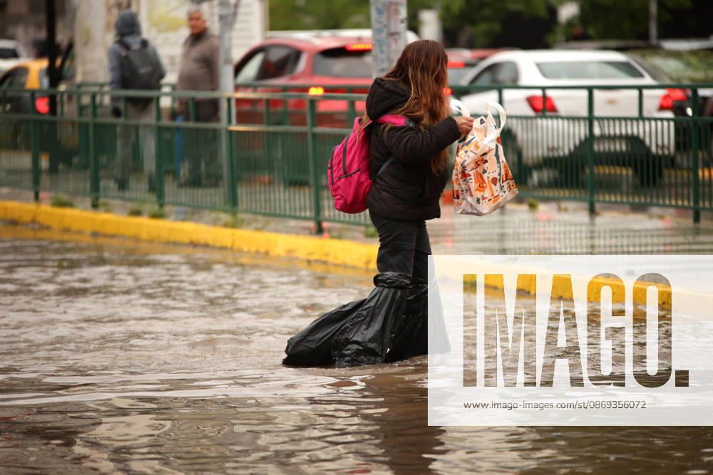 Flooding in the Nuble subway underpass following this afternoon s thunderstorm in the Metropolitan Region Claudio Caceres Aton Chile, Santiago, Chile Aton 1199637