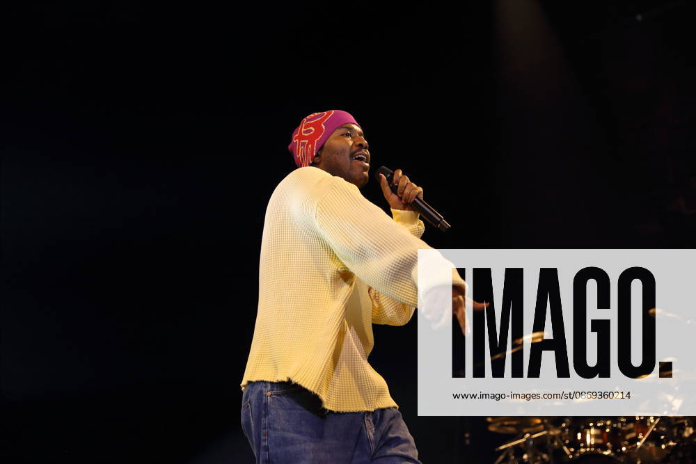 Khalid Donnel Robinson, also known as Khalid, at a concert at the Uber Eats Music Hall in Berlin, October 13, 2026 Khalid Concert Berlin
