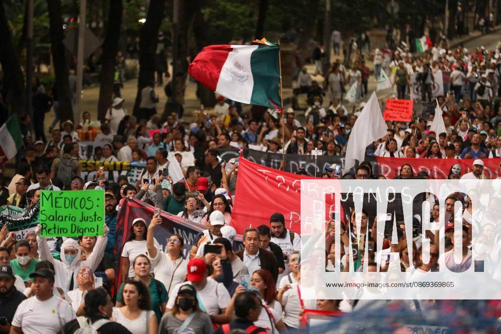 TO-45452- Mexico City, October 13, 2026: Workers from the Mexican Social Security Institute organized a massive march that set off from the Siglo XXI Medical Center in Mexico City. Photo: Ian Robles .com.mx - ZUMAcs4_ 20261013_faa_cs4_229