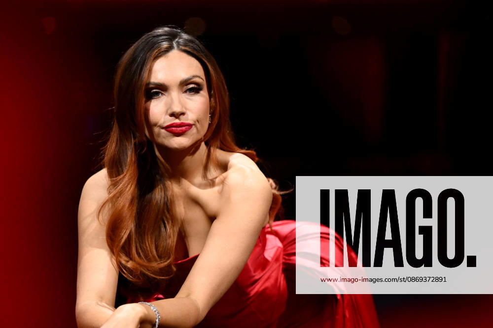 MOULIN ROUGE PREVIEW, Erin Clare, in the role of Satine, poses for a photograph during the Moulin Rouge! The Musical cast reveal at the Sydney Lyric Theatre, Sydney Wednesday, October 14, 2026. ( NO ARCHIVING SYDNEY NEW SOUTH WALES Australia