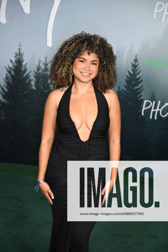 Los Angeles , CA: - OCTOBER 13: Sydney Williams at the Los Angeles premiere of Hulu s Phony at Pacific Design Center on October 13, 2026 Credit: Michael Mattes USA - ZUMAa123 20261013_zaa_a123_123