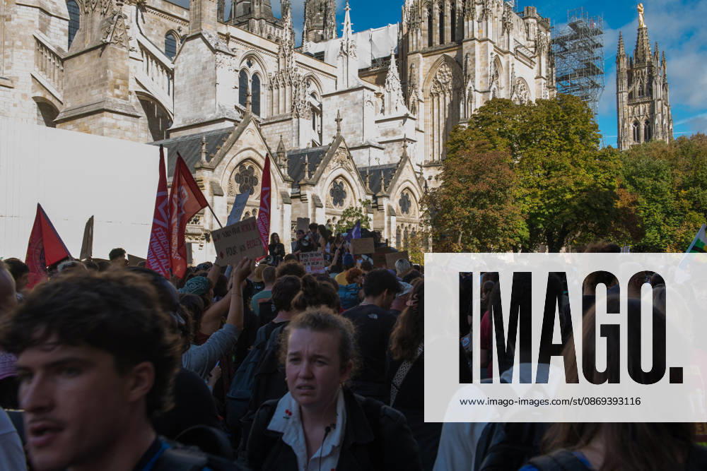 High School Stdent Mobilisation - Bordeaux Protesters gather with placards and flags outside Saint-André Cathedral during Act V of the high school student mobilisation in Bordeaux, France on October 13, 2026, demonstrating against education reforms. Photo by Fabrice Sapte ABACAPRESS.COM Bordeaux France