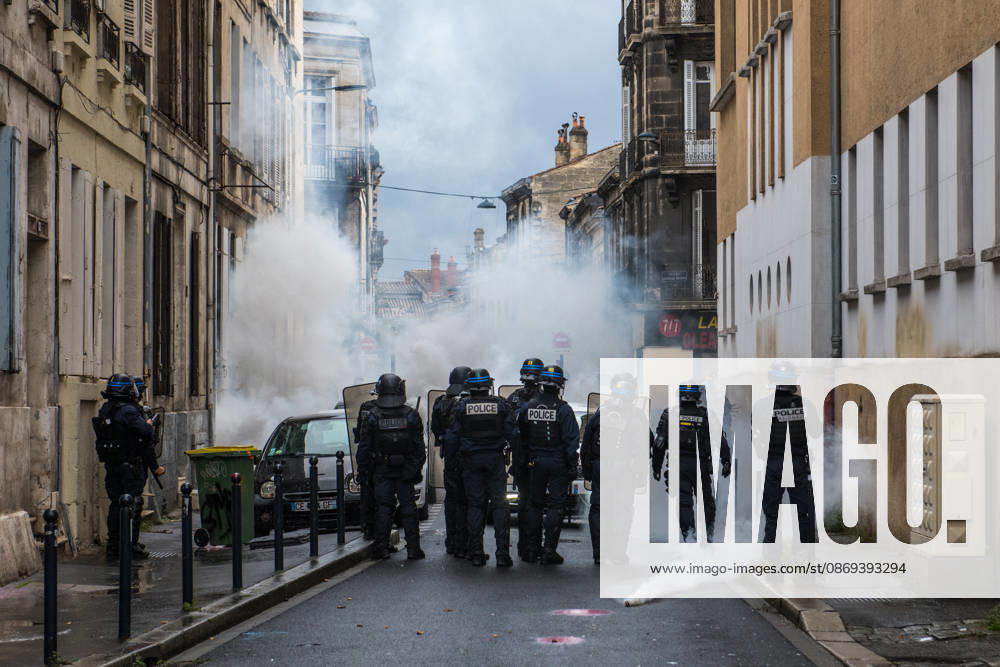 High School Stdent Mobilisation - Bordeaux Police officers in riot gear stand in a street filled with smoke during Act V of the high school student mobilisation in Bordeaux, France on October 13, 2026. Photo by Fabrice Sapte ABACAPRESS.COM Bordeaux France