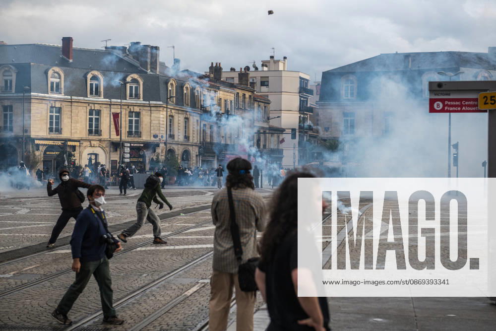 High School Stdent Mobilisation - Bordeaux Protesters throw large stones amid tear gas at Place de la Victoire in Bordeaux during Act V of the high school student mobilisation, France on October 13, 2026. Photo by Fabrice Sapte ABACAPRESS.COM Bordeaux France