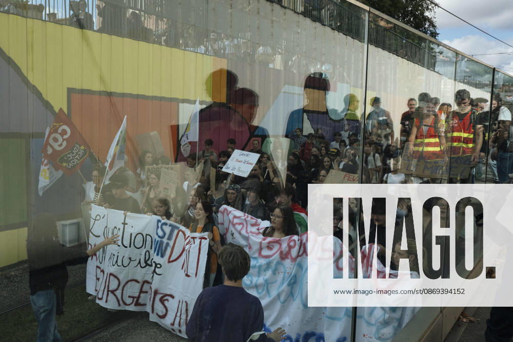 High School Student Mobilisation - Toulouse The procession can be seen reflected in a window. Act V of the secondary school and university students protests. Young people and the world of work are continuing their joint mobilisation and demands for adequate resources for education, better study conditions, an end to student precariousness, and access to housing. France, Toulouse, 13 October 2026. Photo by Patricia Huchot-Boissier AbacaPress.com. TOULOUSE OCCITANIE France