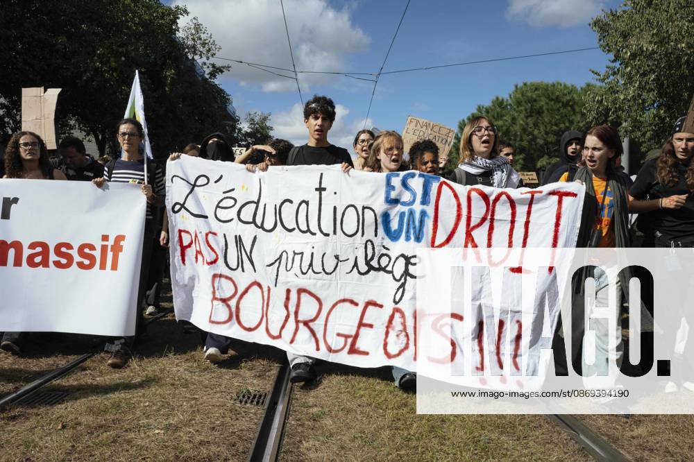 High School Student Mobilisation - Toulouse Act V of the secondary school and university students protests. Young people and the world of work are continuing their joint mobilisation and demands for adequate resources for education, better study conditions, an end to student precariousness, and access to housing. France, Toulouse, 13 October 2026. Photo by Patricia Huchot-Boissier AbacaPress.com. TOULOUSE OCCITANIE France