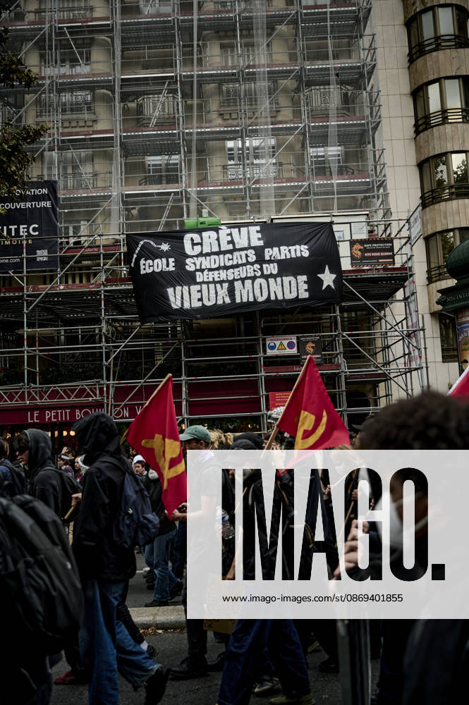 High school students protest in Paris on October 13, 2026. - 13 10 2026 - France Ile-de-France (region) Paris - AntoninxBuratx Pictorium LePictorium_0343197