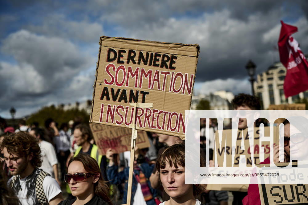High school students protest in Paris on October 13, 2026. - 13 10 2026 - France Ile-de-France (region) Paris - AntoninxBuratx Pictorium LePictorium_0343185
