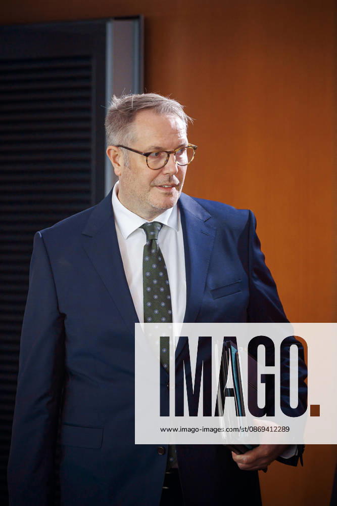 Alexander Schweitzer (SPD), Federal Minister of Labor and Social Affairs, photographed before the start of the 62nd cabinet meeting at the Federal Chancellery in Berlin, October 14, 2026, Berlin, Germany