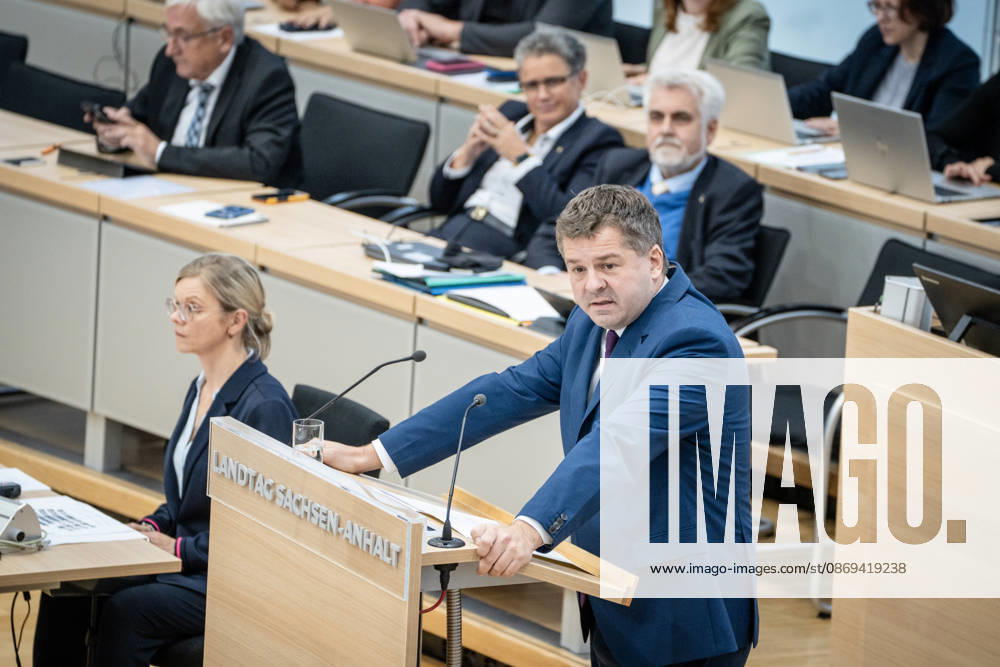 Acting Minister-President Sven Schulze (CDU) at the lectern; in the background, Lydia Hüskens and Armin Willingmann. State Parliament session, October 2026, II—Special session convened at the request of the AfD and BSW on the topic of Bringing Peace to Ukraine, Magdeburg, Saxony-Anhalt, Germany, State Parliament