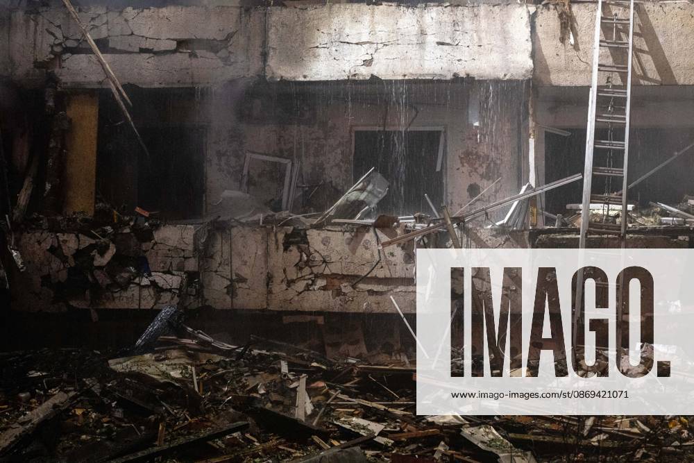 3 Dead and 19 Injured as Russian Missile Hits Residential Building - Kyiv The aftermath of a Russian missile strike on a nine-story residential building is seen in Kyiv? Desnianskyi district, Ukraine, on October 14, 2026. Russia launched a massive ballistic missile attack on the capital. Three women were killed and 19 people were injured in the Desnianskyi district, including a seven-year-old girl. Apartments on the first through eighth floors of the building were also damaged Photo by Danylo Antoniuk Ukrinform ABACAPRESS.COM Kyiv Ukraine