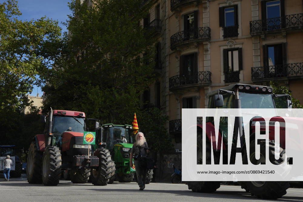 Tractor Rally for Agriculture in Barcelona: Protesters during a rally of tractors from various parts of Catalonia in front of the Government Delegation and statements, on October 14, 2026, in Barcelona, Catalonia, Spain. The demonstration, organized by Unió de Pagesos with the support of Asaja, FCAC, and Revolta Pagesa, denounces the structural crisis in the agricultural sector in Barcelona. OCTOBER 14, 2026, Spain