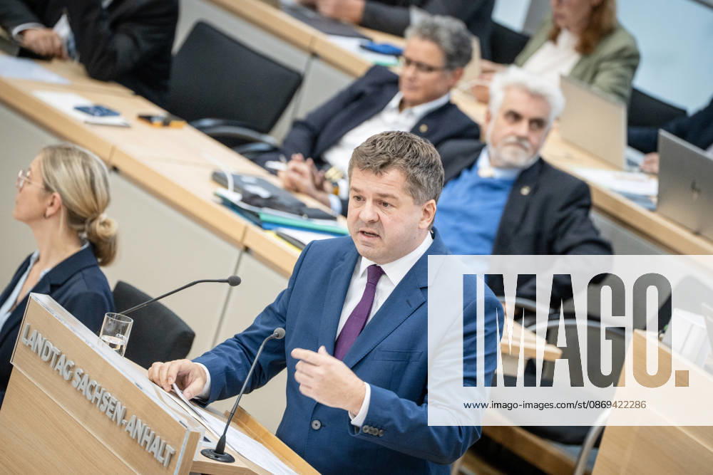 Acting Minister-President Sven Schulze (CDU) at the lectern; in the background, Lydia Hüskens and Armin Willingmann. State Parliament session, October 2026, II—Special session convened at the request of the AfD and BSW on the topic of Bringing Peace to Ukraine, Magdeburg, Saxony-Anhalt, Germany, State Parliament