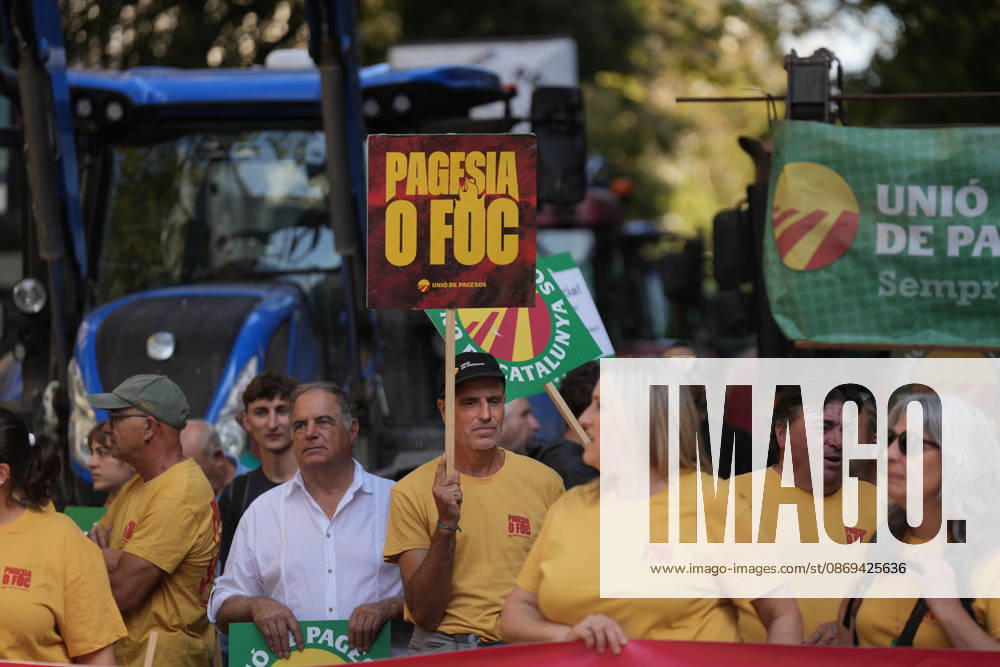 Tractor Rally for Agriculture in Barcelona: Protesters during a rally of tractors from various parts of Catalonia in front of the Government Delegation and statements, on October 14, 2026, in Barcelona, Catalonia, Spain. The demonstration, organized by Unió de Pagesos with the support of Asaja, FCAC, and Revolta Pagesa, denounces the structural crisis in the agricultural sector in Barcelona. October 14, 2026, Spain