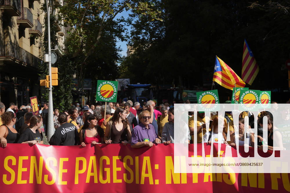 Tractor Rally for Agriculture in Barcelona: Protesters during a rally of tractors from various parts of Catalonia in front of the Government Delegation and statements, on October 14, 2026, in Barcelona, Catalonia, Spain. The demonstration, organized by Unió de Pagesos with the support of Asaja, FCAC, and Revolta Pagesa, denounces the structural crisis in the agricultural sector in Barcelona. October 14, 2026, Spain